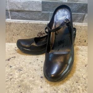 Women’s Black Dansko Mary Jane’s Size 37.5 Read Description‎